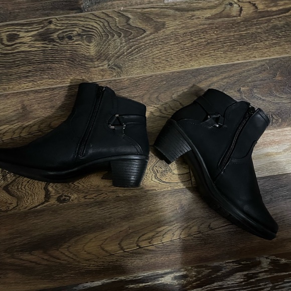 Easy Street Womens Dawnta Block Heel Booties, Size 10W but fits like a 10M - Picture 7 of 11